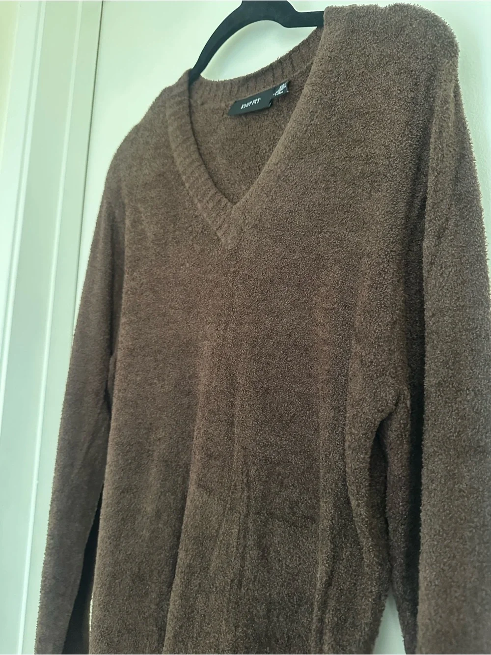 Knit fit brown neck